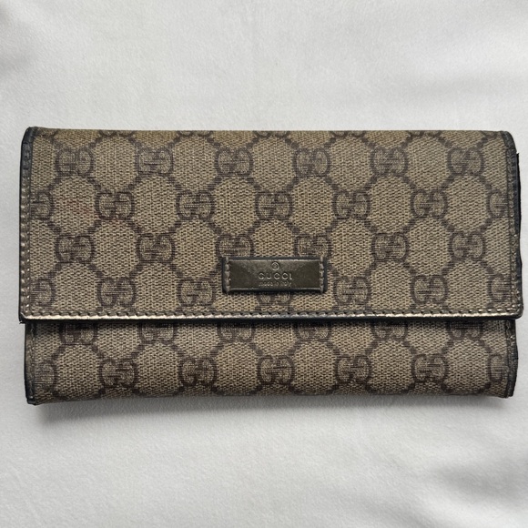 Gucci Handbags - Vintage Gucci GG Plus Monogram Joy Continental
Flap Wallet